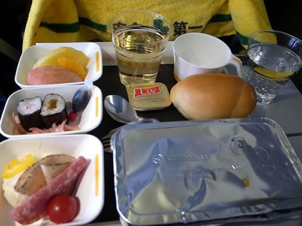 2014年6月 ルフトハンザドイツ航空 LH717 機内食