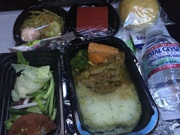 2016年6月 アメリカン航空 AA26 機内食