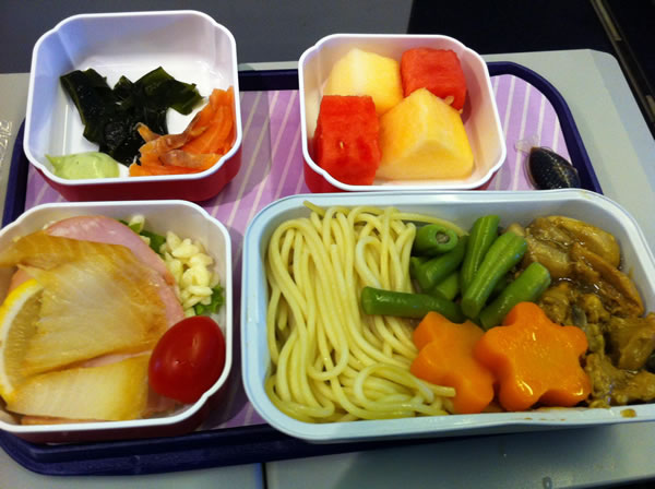 2011年12月 上海航空 FM816 機内食