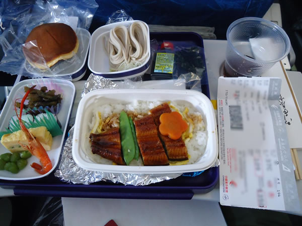 2014年12月 中国東方航空 MU538 機内食